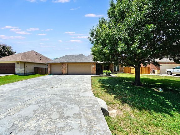 2nd image of 15721 Hill Ln