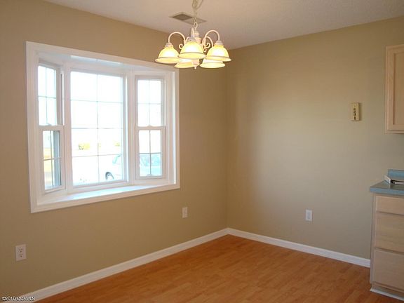 4th image of 401 COURTYARD WEST