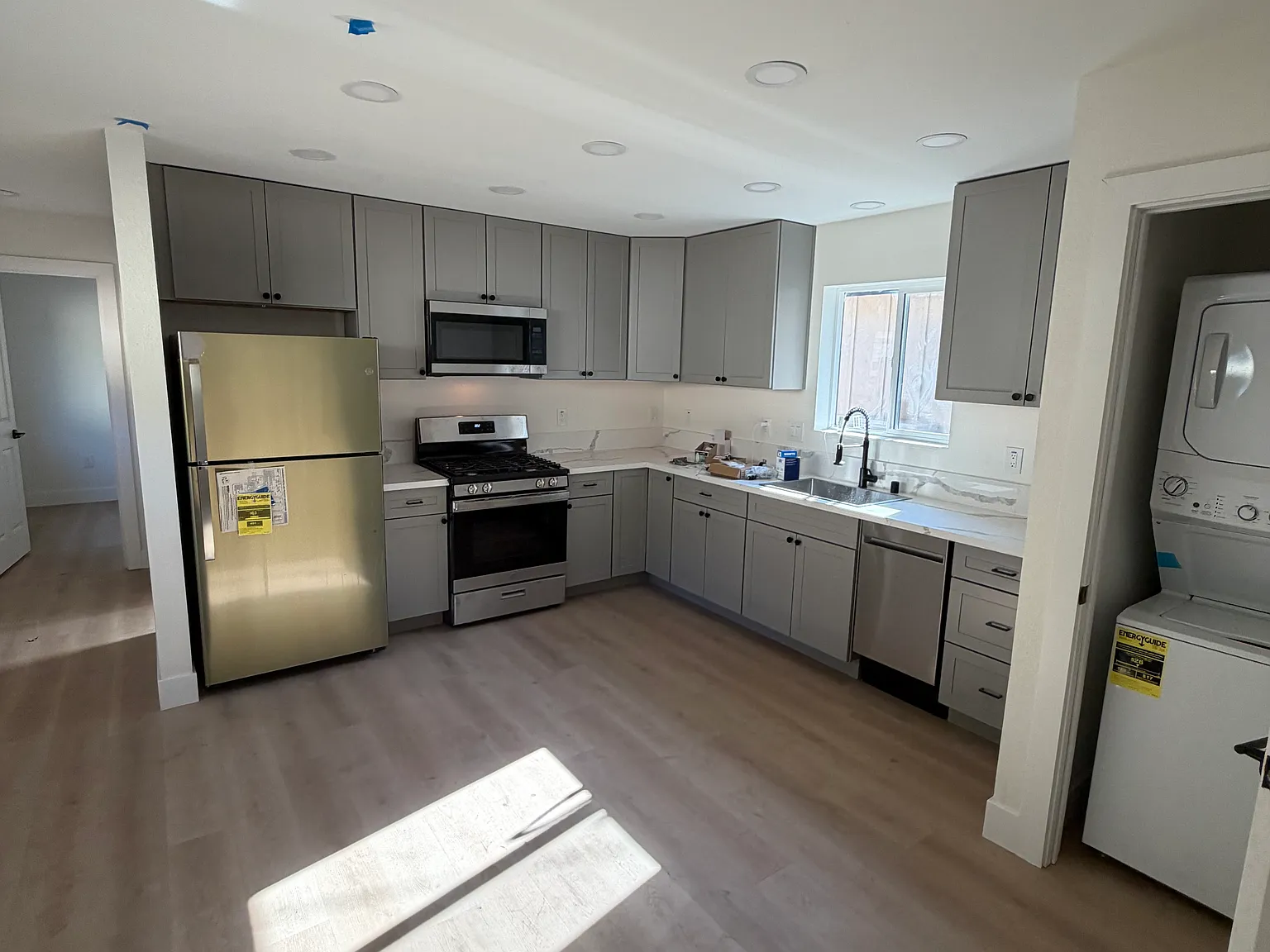 2 bed, 704 sqft, $1,650 — Photo 3