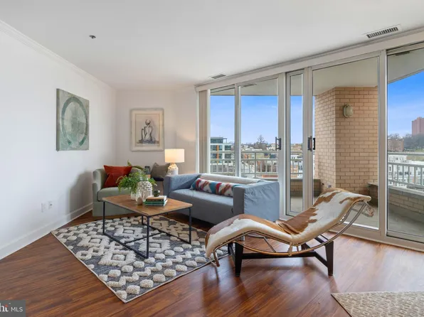 100 Harborview Dr Unit 713, Baltimore, MD 21230