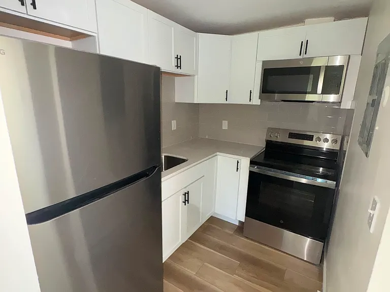 635 E Seneca Tpke #13 — Photo 8