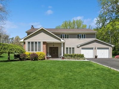 30 Wintergreen Drive, Melville, NY, 11747
