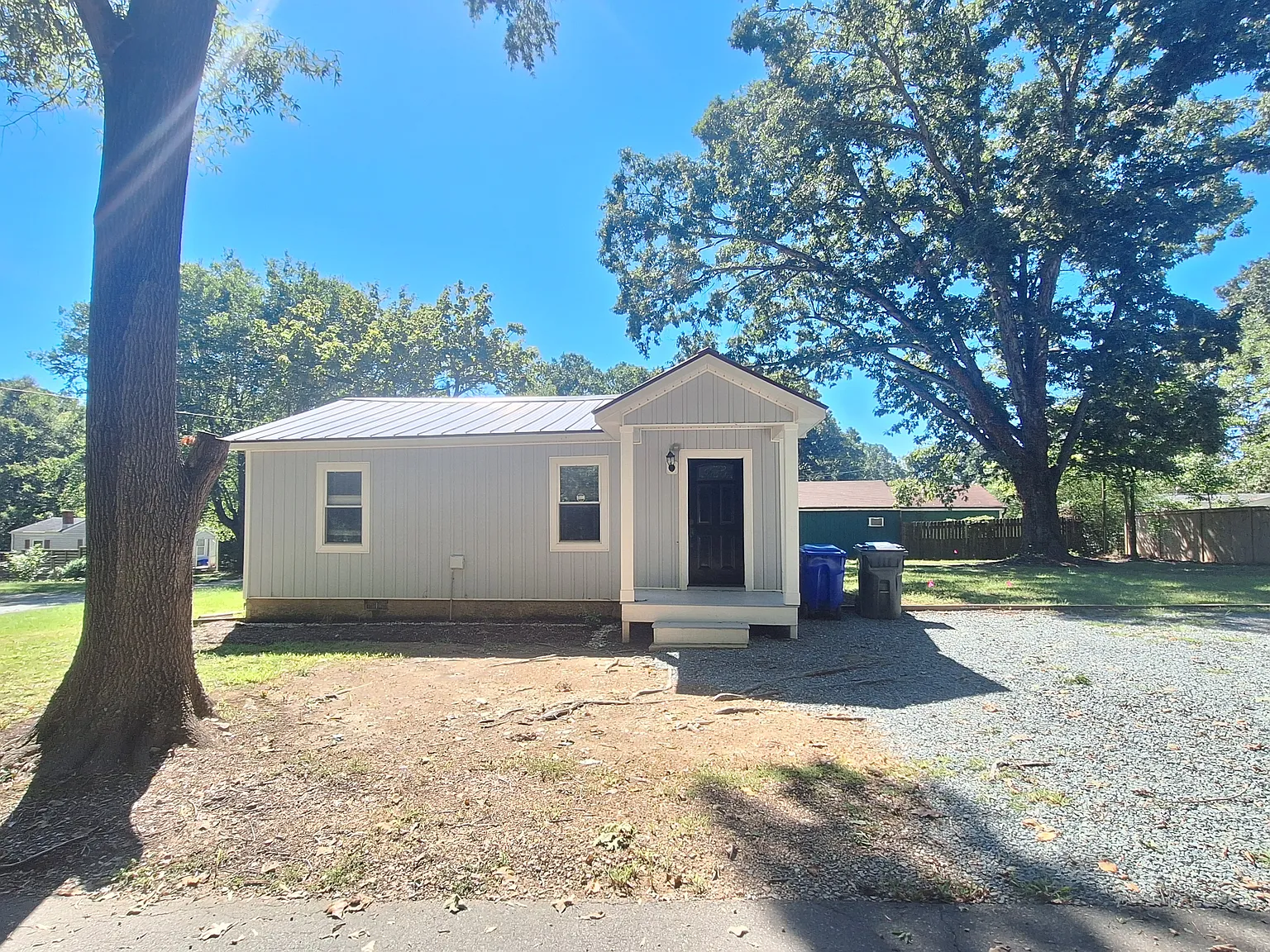 2 bed, 1.5 bath, 881 sqft, $1,450 — Photo 1