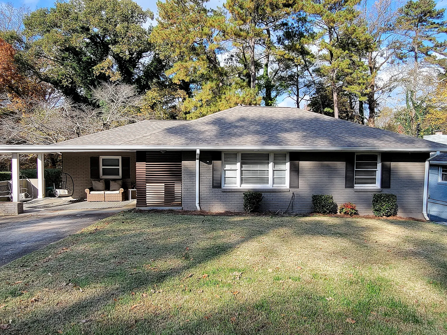 Fully Renovated 4 Bedroom in Belvedere Park! — Photo 1