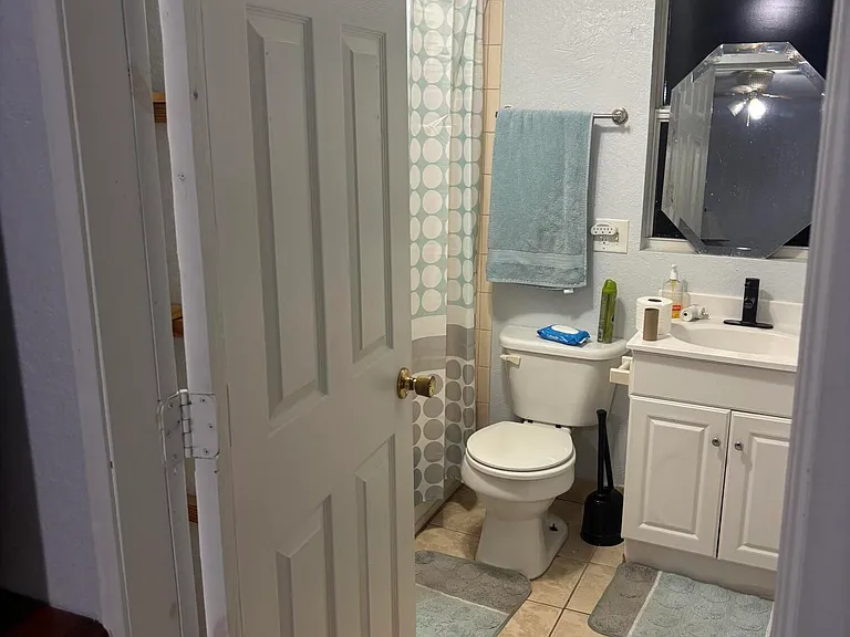 516 Donley St — Photo 18