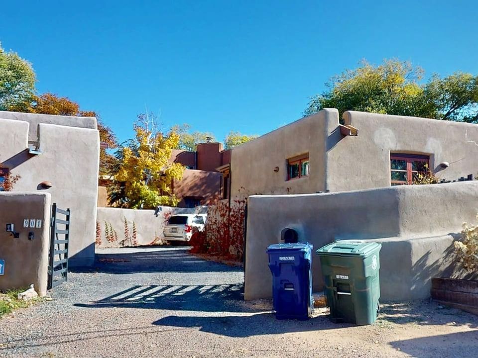 1st image of 901 Gallisteo St