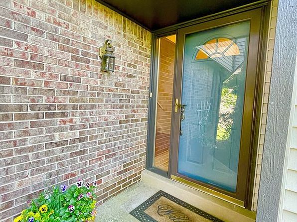 938 Ravine Dr