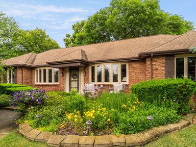 415 N Shepherd Hill Ln, McHenry, IL, 60050