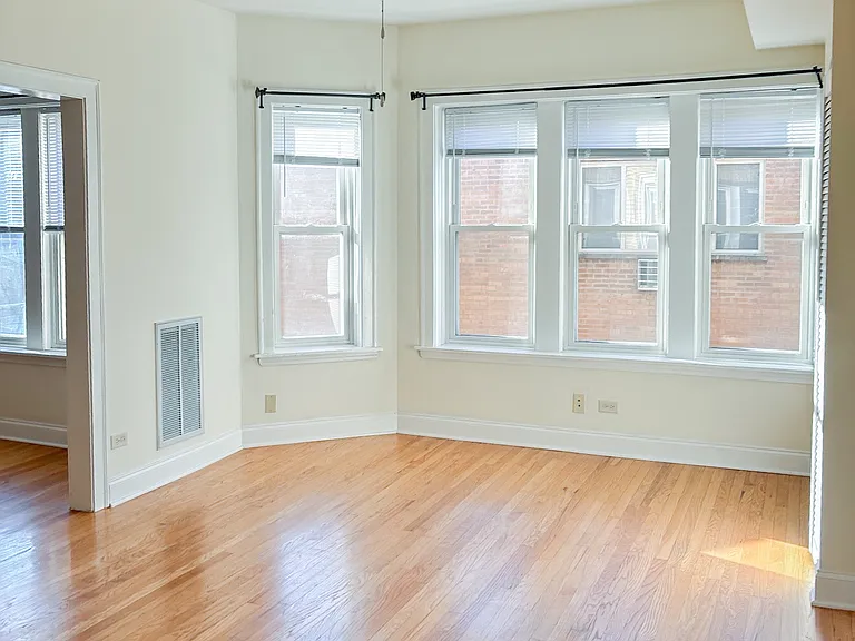 4808 N Paulina St #2W — Photo 1