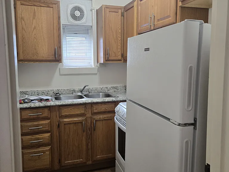 54 N Morris St #9 — Photo 3