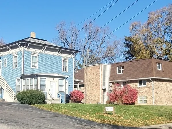 639 McHenry Ave, Woodstock, IL