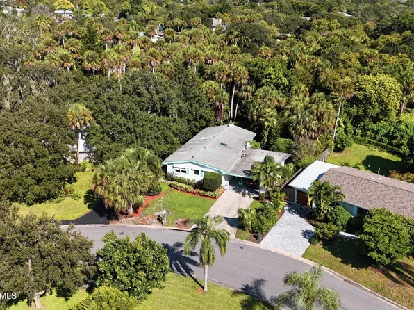 2329 Saint Andrews Cir, Melbourne, FL 32901