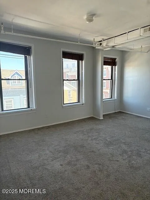 Building Photo - 27 W Front St #C
