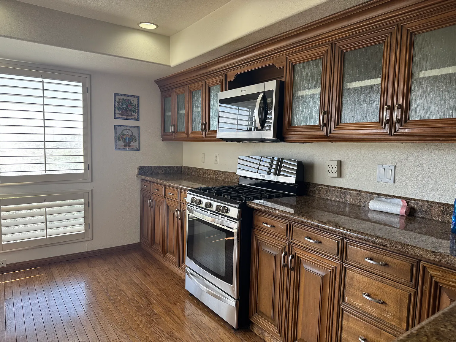6733 Fashion Hills Blvd — Photo 3