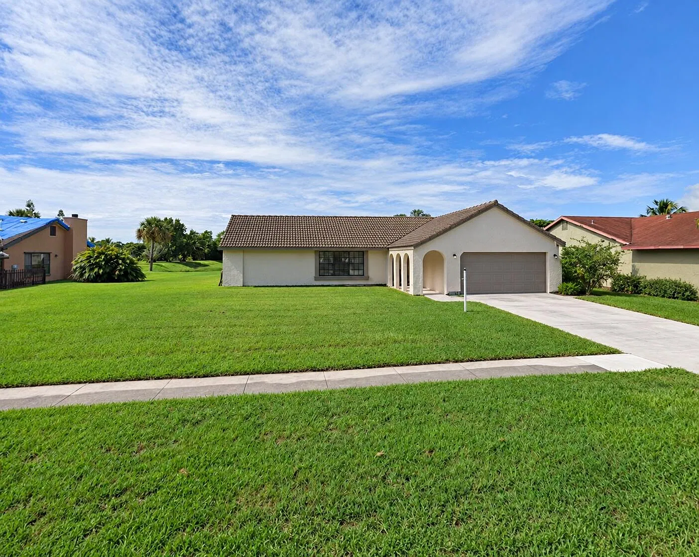3 bed, 2.0 bath, 2725 sqft, $2,650 — Photo 1