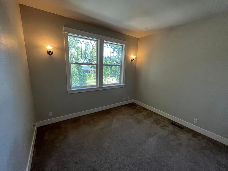 2473 NW Sacagawea Ln — Photo 14