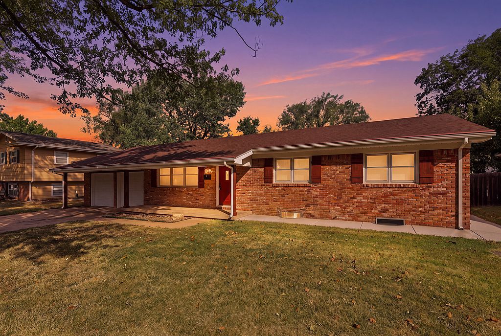1243 N Wood Ave - Property Image