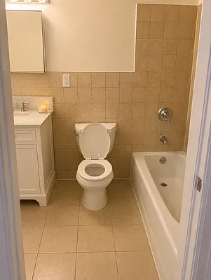 Bathroom, photo 1