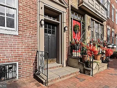 623 Pine St #1R Photo 1