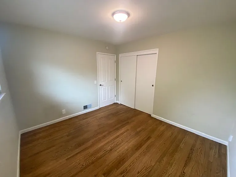 920 Crest Ave — Photo 35