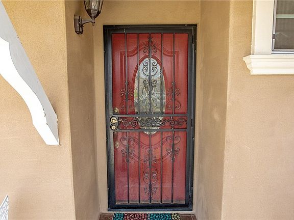 3rd image of 904 S Roanne St