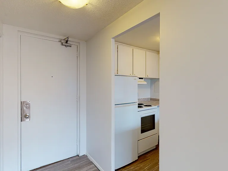 335 Maclaren St — Photo 24