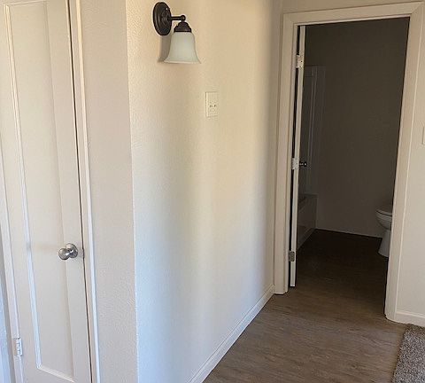5th image of 1107 Brookside Dr