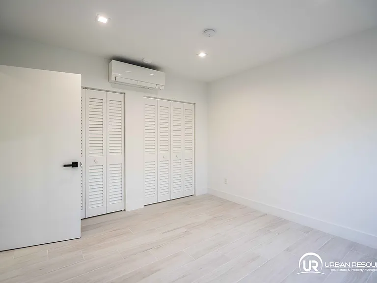 960 Jefferson Ave #202 — Photo 22