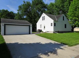 300 Boxelder St, Valley Springs, SD 57068