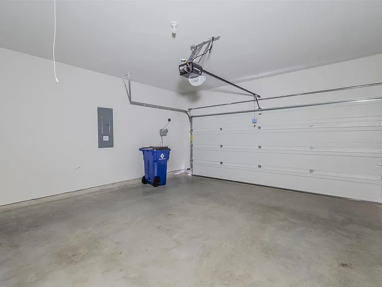 1343 Fox Hollow Rd — Photo 33