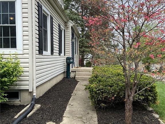 2nd image of 2647 Acorn Dr