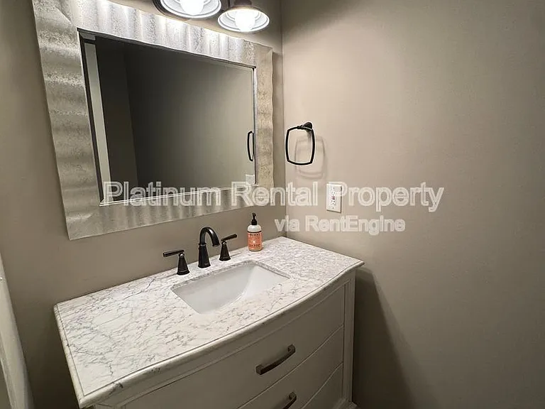 381 Lynne Cir — Photo 25