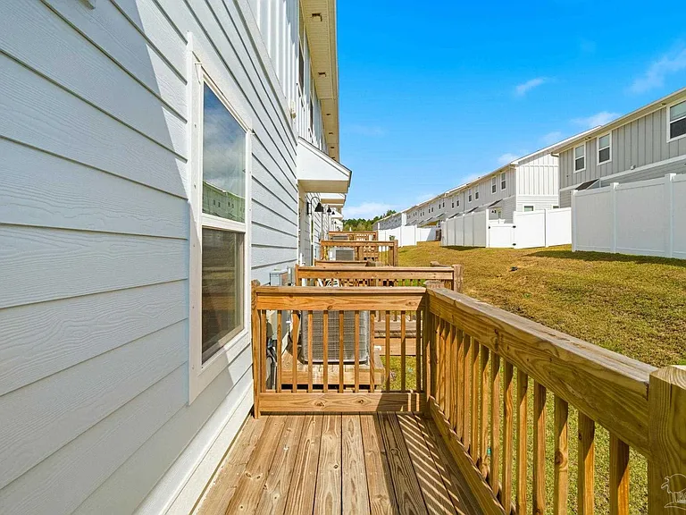 9422 Nature Creek Ln — Photo 21