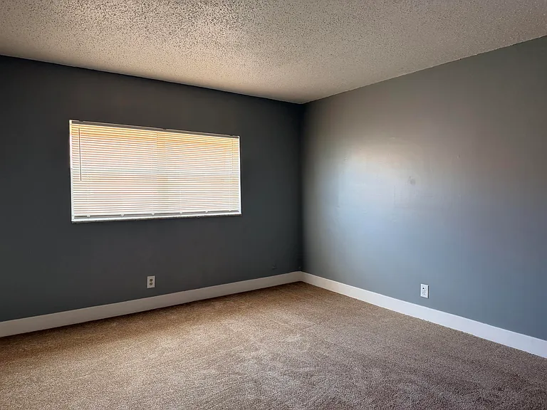 2552 NW 52nd Ave #B19 — Photo 3