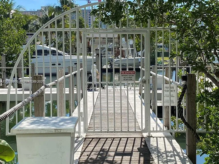 16400 Collins Ave #0 — Photo 3