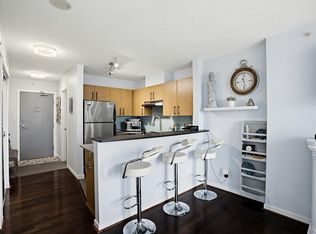 1295 Richards St #1703, Vancouver, BC V6B 1B7