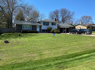 11S320 Oakwood Ave, Lemont, IL