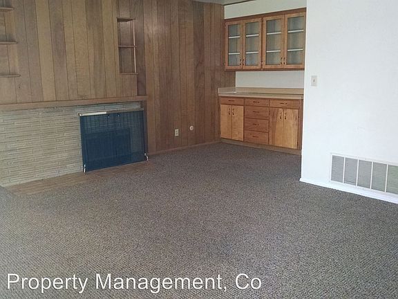 5th image of 619 Whitaker Dr