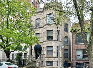 852 W Buckingham Pl #R3, Chicago, IL 60657