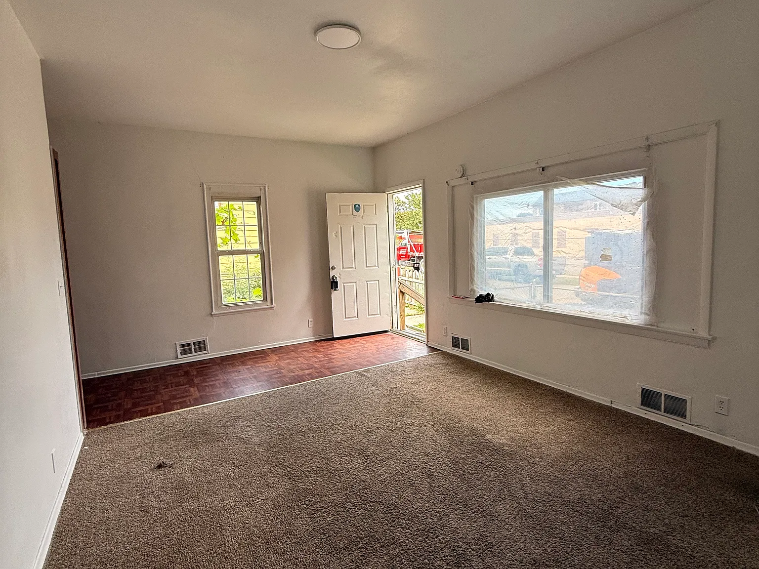 2 bed, 980 sqft, $1,300 — Photo 4