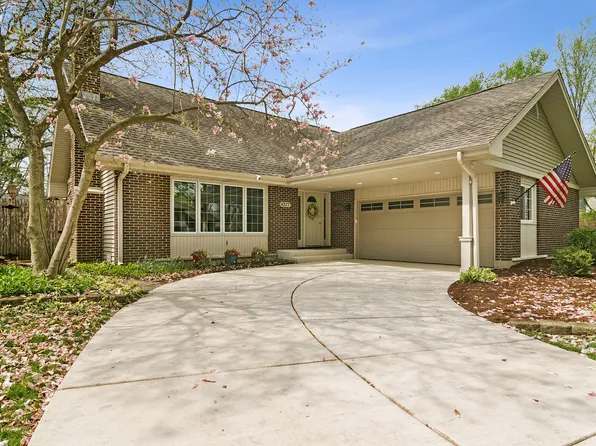 4277 Wilson Ave, Rolling Meadows, IL 60008