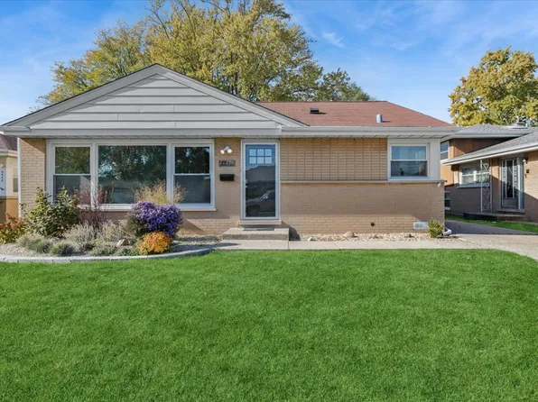 8846 N Ozanam Ave, Niles, IL 60714