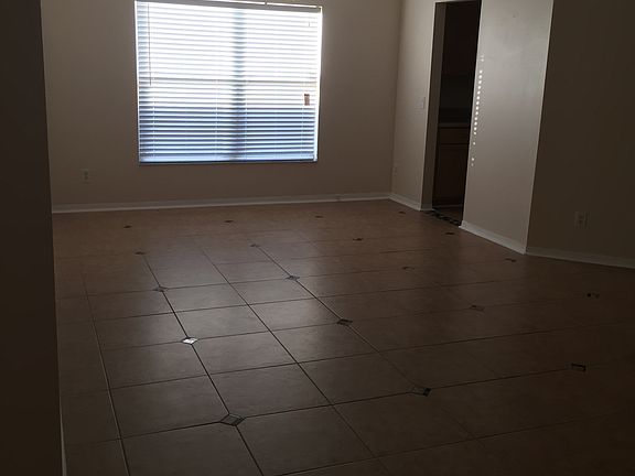 4th image of 348 Lake Doe Blvd