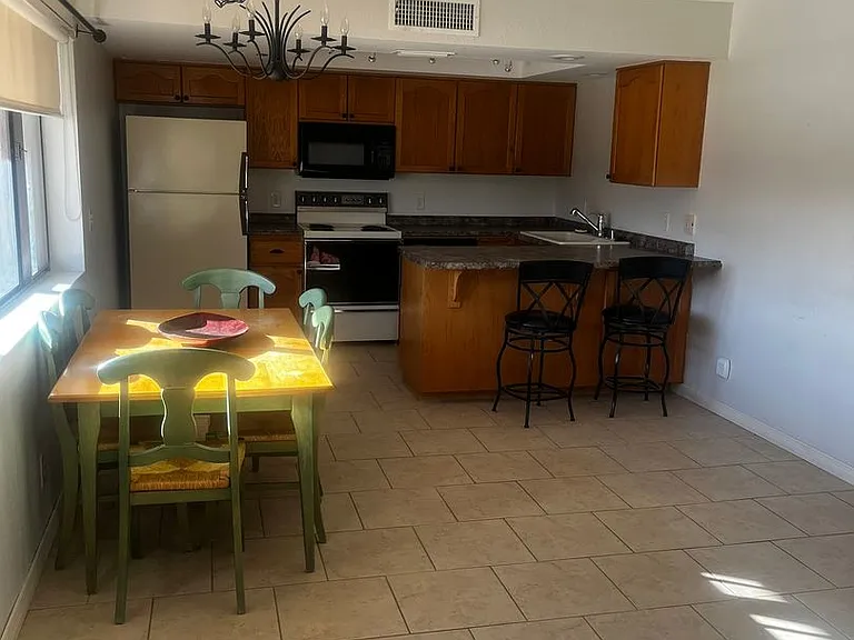 2085 Mesquite Ave — Photo 11