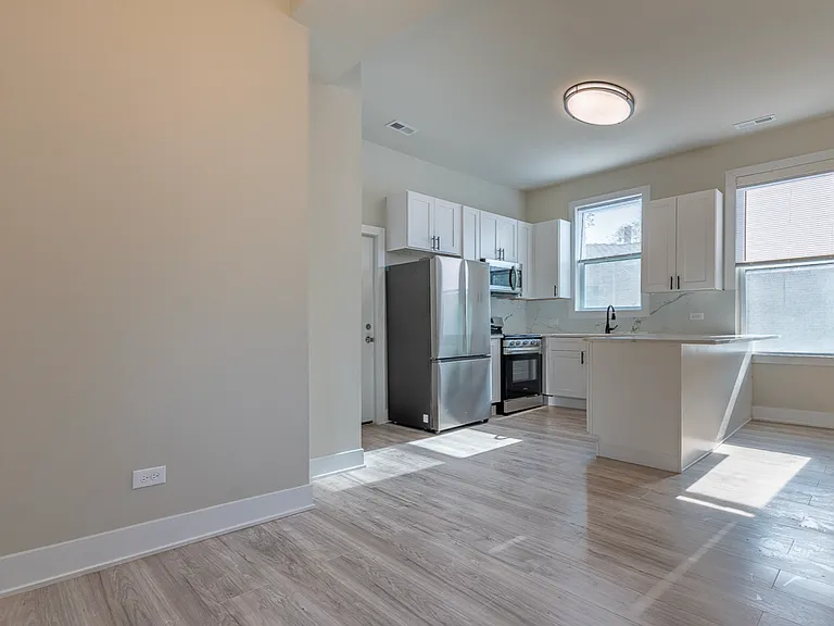 2837 W Lexington St #2R — Photo 7