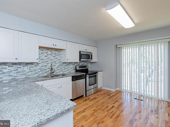 3rd image of 11315 Kettering Pl