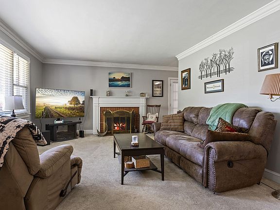 4th image of 11 Selwyn Dr