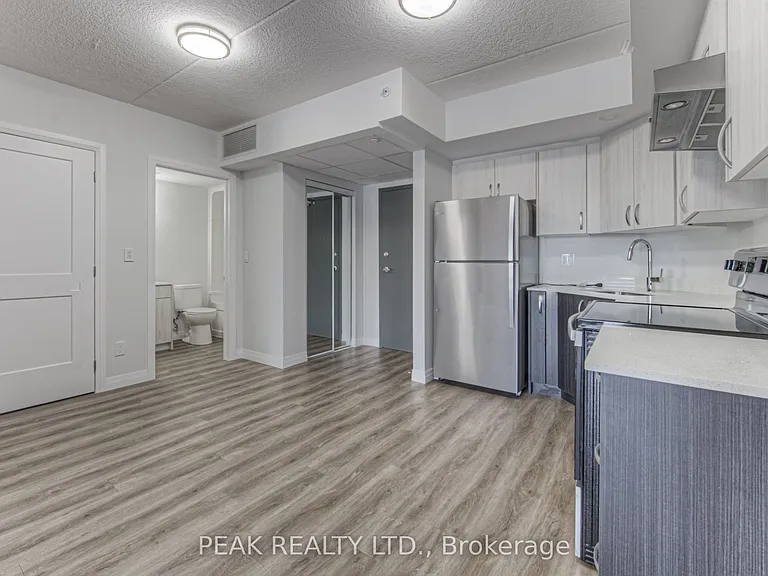 30 George St S #208 — Photo 9