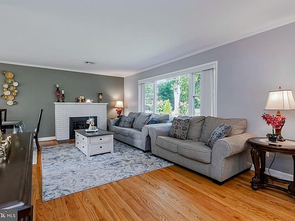 5th image of 1505 Forest Ln