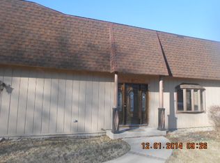 122 Walter Ct, Bloomingdale, IL 60108